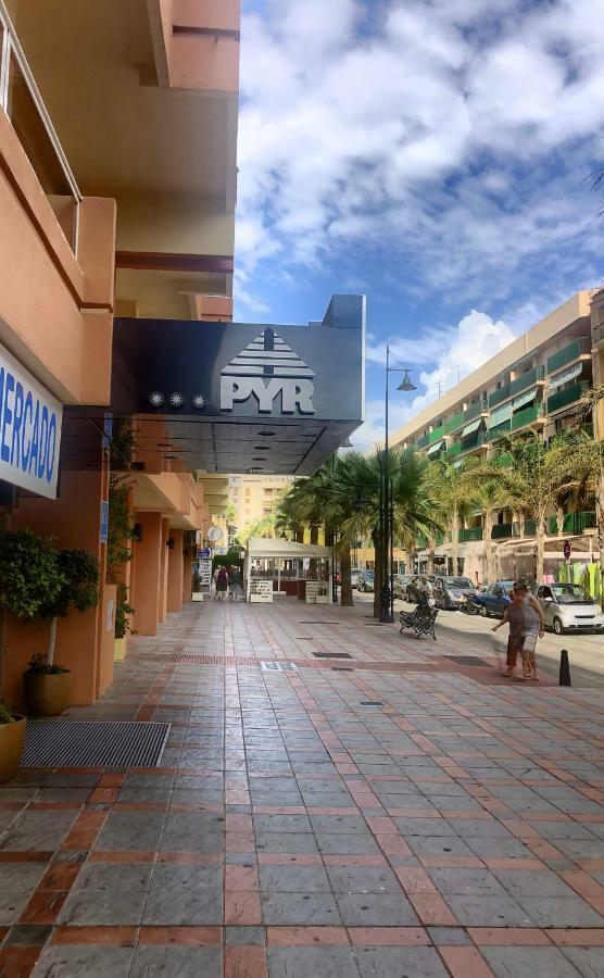 Hotel Apartamento Pyr Fuengirola Private Sunny Pool Side Buitenkant foto